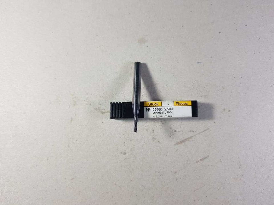 Gühring 03560 Çap 2.5mm Z3 Uzun Karbür Slot Freze
